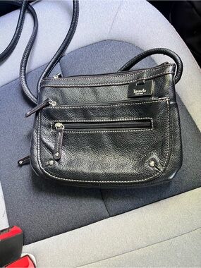 Tignanello Black Pebbled Leather Crossbody Bag lots of zipper compartments